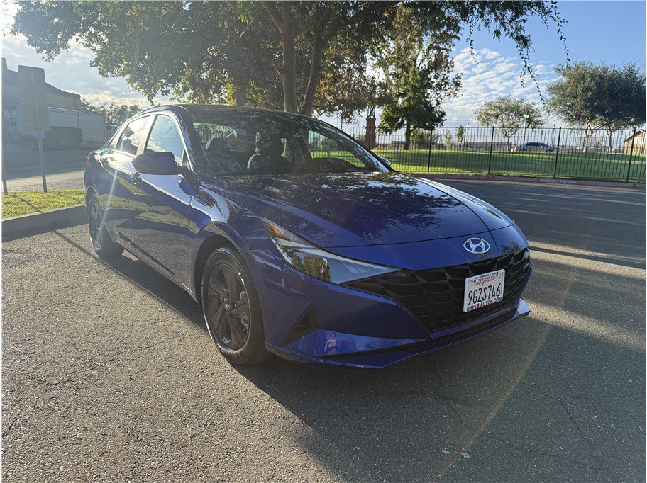Used 2023 Hyundai Elantra SEL w/ Cargo Package FWD image 7