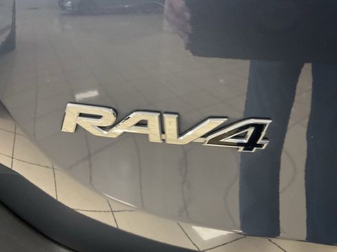 Used 2014 Toyota RAV4 XLE image 22