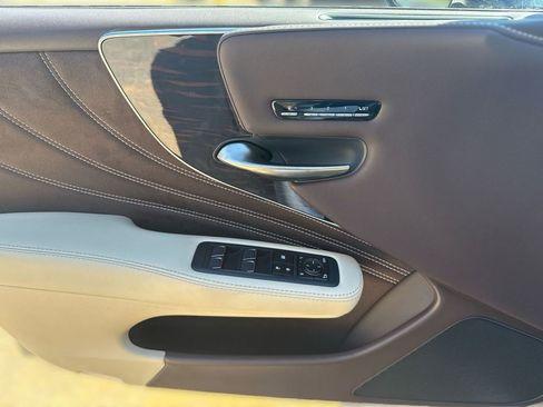 Used 2018 Lexus LS 500 w/ Interior Upgrade Package image 15