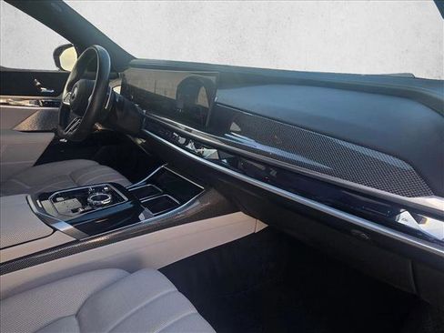 Used 2024 BMW 760i xDrive image 19