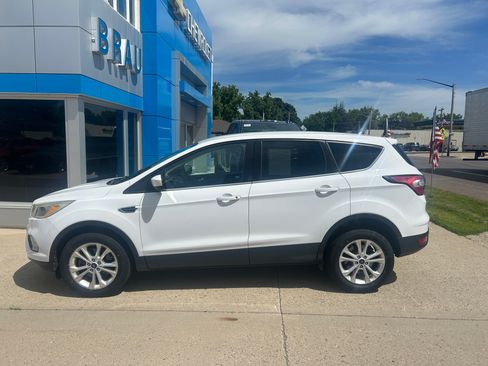Used 2017 Ford Escape SE AWD/4WD image 1