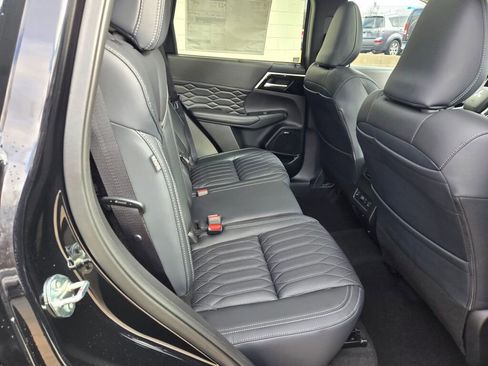 New 2026 Mitsubishi Outlander SEL image 8