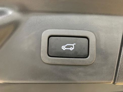 Used 2020 Land Rover Range Rover Velar R-Dynamic HSE image 51