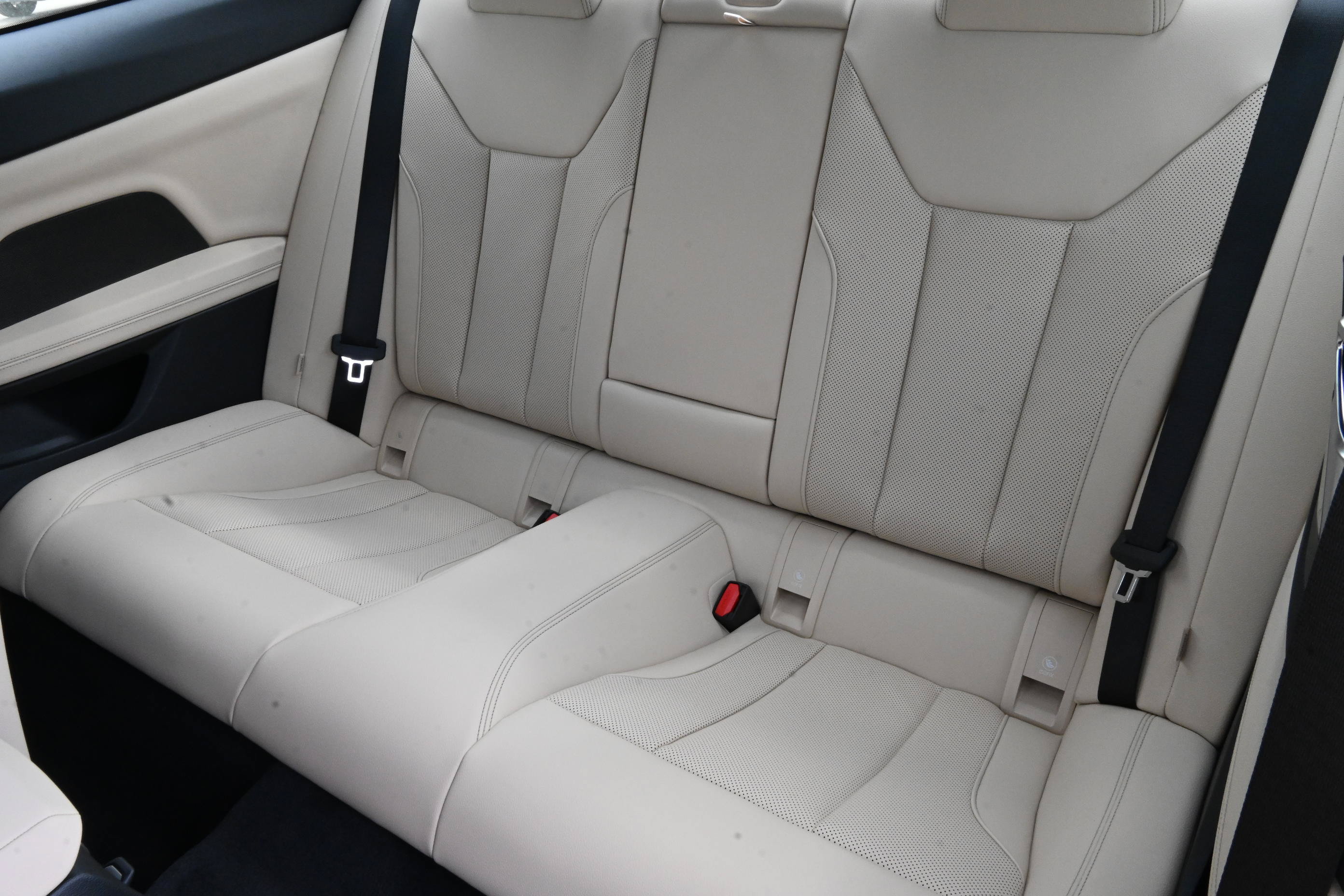 Used 2026 BMW 430i Coupe w/ Premium Package RWD image 10