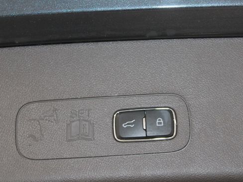 Used 2023 Lincoln Aviator Reserve w/ Equipment Group 201A AWD/4WD image 16