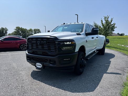 New 2026 RAM 3500 Tradesman AWD/4WD image 20