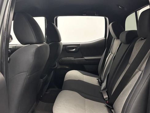 Used 2022 Toyota Tacoma TRD Sport AWD/4WD image 37