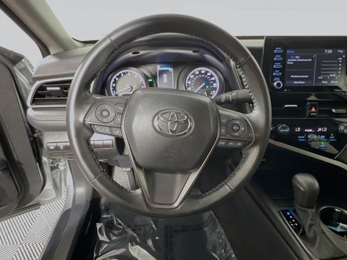 Used 2023 Toyota Camry SE w/ Convenience Package FWD image 18