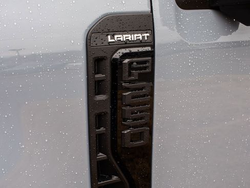 Used 2024 Ford F250 Lariat w/ Sport Appearance Package image 10