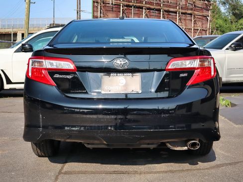 Used 2014 Toyota Camry SE w/ Moonroof Package FWD image 7