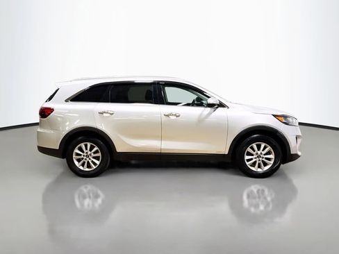 Used 2020 Kia Sorento LX w/ LX I4 Convenience Package image 6
