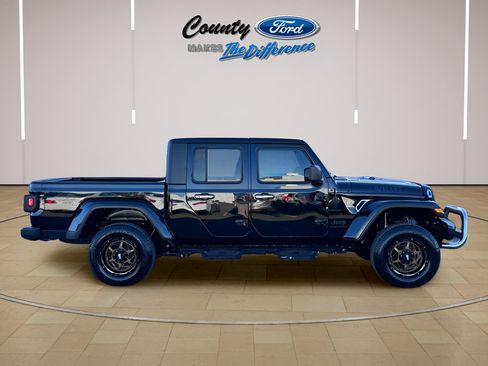 Used 2022 Jeep Gladiator Sport AWD/4WD image 25