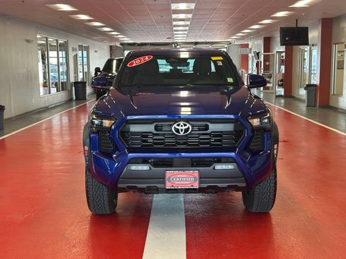 Certified 2024 Toyota Tacoma TRD Off-Road AWD/4WD image 8