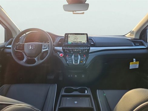 New 2026 Honda Odyssey Touring image 7