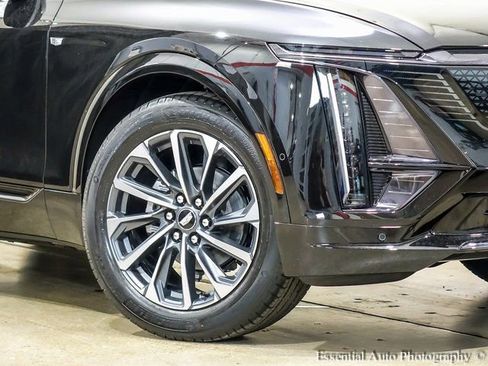 New 2025 Cadillac Lyriq Sport w/ LPO, Floor Liner Package AWD/4WD image 3