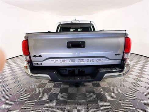 Used 2020 Toyota Tacoma SR5 image 22