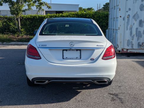 Used 2018 Mercedes-Benz C 300 4MATIC Sedan image 6