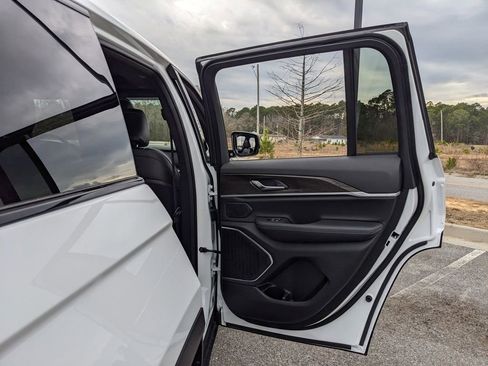 New 2026 Jeep Grand Cherokee Limited w/ Limited Altitude Package RWD image 57