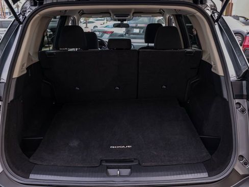 Used 2023 Nissan Rogue SV image 16