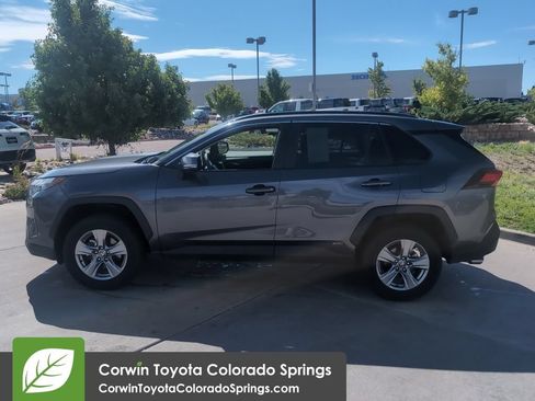 Used 2025 Toyota RAV4 XLE AWD/4WD image 4