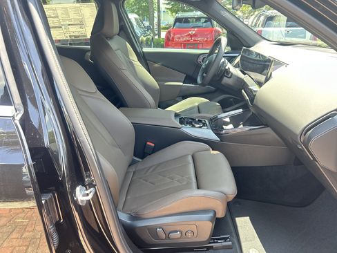 Used 2025 BMW X3 xDrive30i w/ Premium Package AWD/4WD image 16