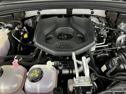 Certified 2022 Jeep Grand Cherokee Limited 4xe w/ Luxury Tech Group II image 36