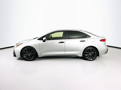 Used 2024 Toyota Corolla SE AWD/4WD image 4