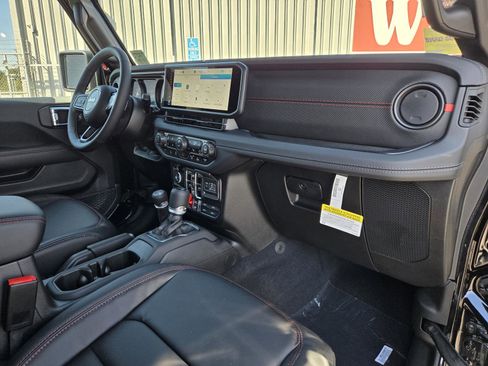 New 2025 Jeep Gladiator Rubicon image 34