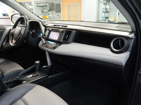 Used 2014 Toyota RAV4 Limited w/ Technology Package AWD/4WD image 32