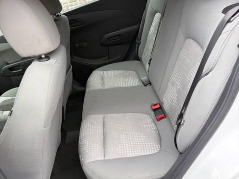 Used 2017 Chevrolet Sonic LT image 9