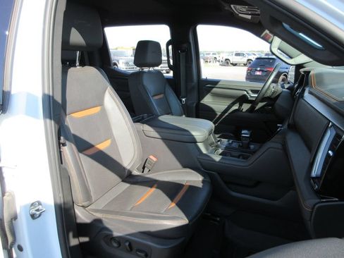 Certified 2025 GMC Sierra 1500 AT4 w/ AT4 Premium Package AWD/4WD image 22