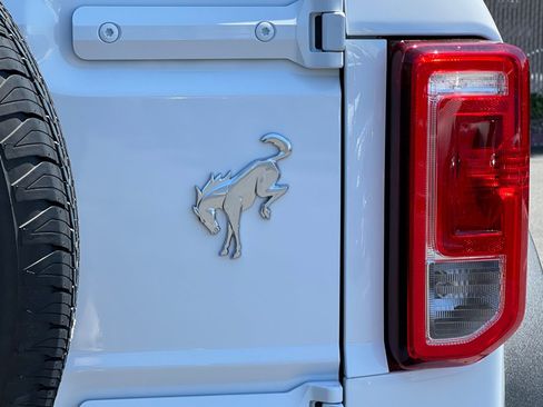 New 2025 Ford Bronco Base image 15