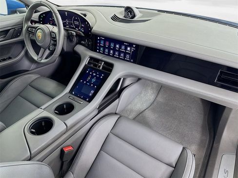 Used 2023 Porsche Taycan 4S image 31