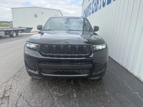 Used 2023 Jeep Grand Cherokee L Laredo AWD/4WD image 3