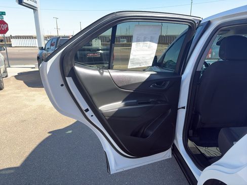 Used 2024 Chevrolet Equinox LT AWD/4WD image 12