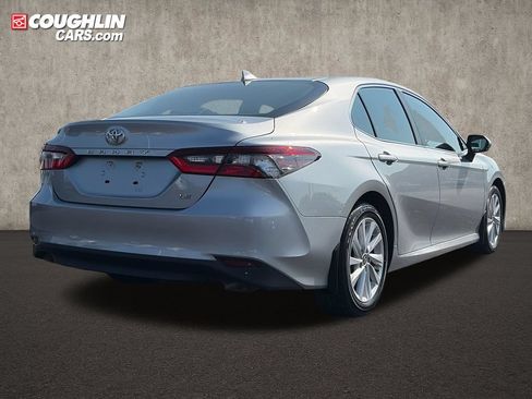 Used 2022 Toyota Camry LE w/ Convenience Package FWD image 9