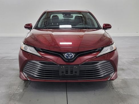 Used 2020 Toyota Camry XLE image 3