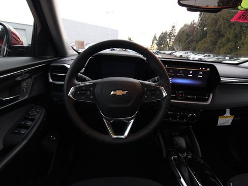Used 2026 Chevrolet TrailBlazer LT w/ Convenience Package AWD/4WD image 13