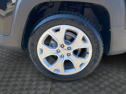 Used 2016 Jeep Renegade Limited w/ Safety & Security Group FWD image 32