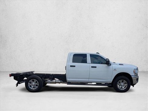 New 2024 RAM 3500 Tradesman w/ Chrome Appearance Group image 4