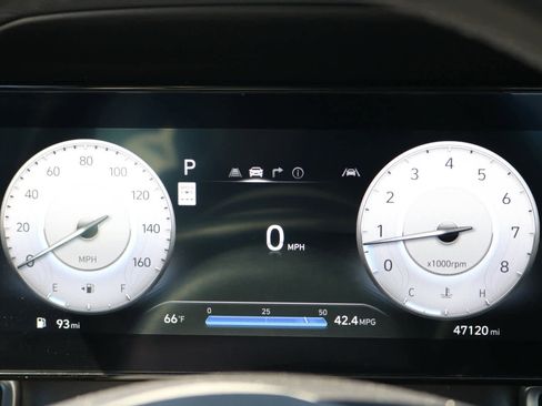 Used 2024 Hyundai Elantra Limited FWD image 14