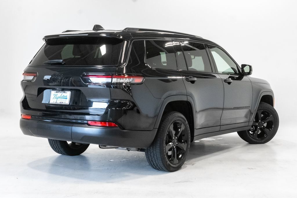 Used 2023 Jeep Grand Cherokee L Laredo AWD/4WD image 32