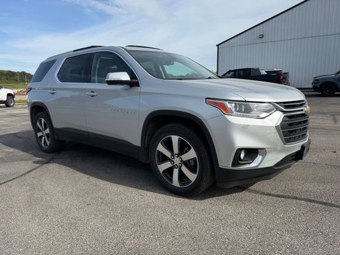 Used 2018 Chevrolet Traverse LT AWD/4WD image 2