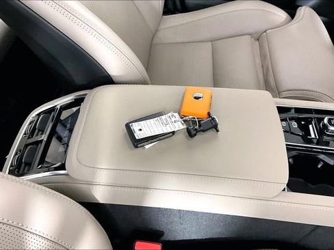 Used 2026 Volvo XC90 T8 Ultra w/ Protection Package AWD/4WD image 29