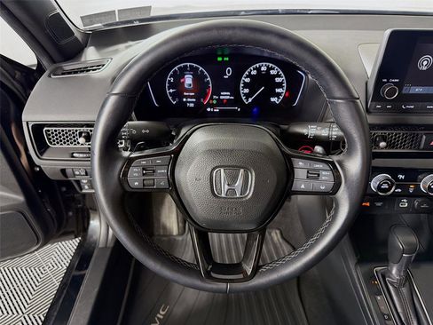 Used 2023 Honda Civic Sport image 12