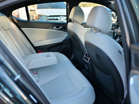 Used 2025 Genesis G70 2.5T w/ Sport Prestige Package RWD image 15