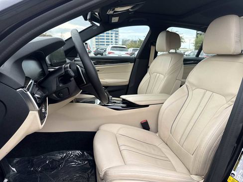 Used 2020 BMW 540i xDrive w/ Premium Package image 15