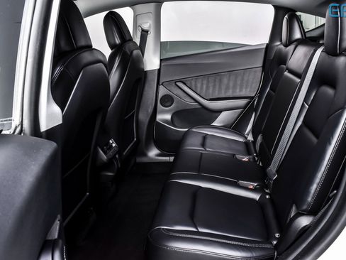 Used 2022 Tesla Model Y Performance image 18