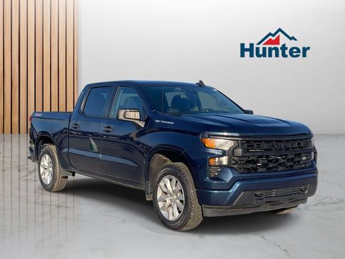 Used 2022 Chevrolet Silverado 1500 Custom AWD/4WD image 1