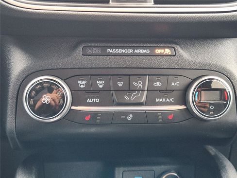 Used 2020 Ford Escape SEL FWD image 20